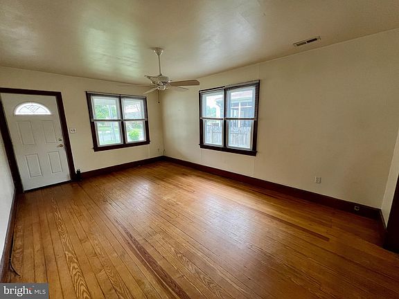 4th image of 318 Marshall Ave