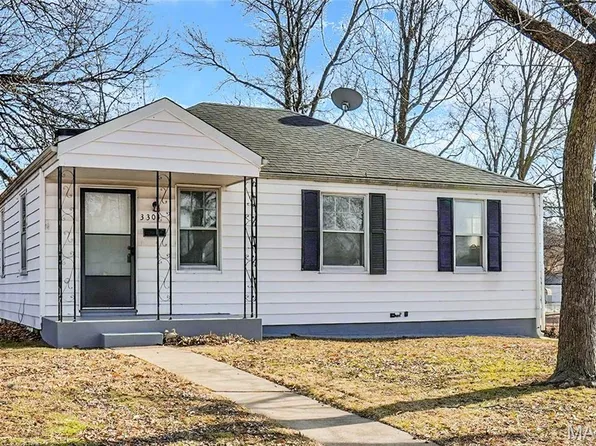 3304 S Gordon Ct, Saint Louis, MO 63114