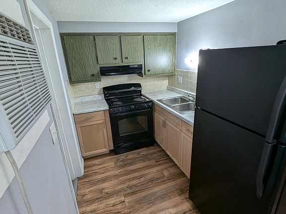 2nd image of 1838 Hacienda Way