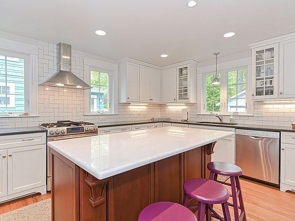 2nd image of 29 Dartmouth Ave