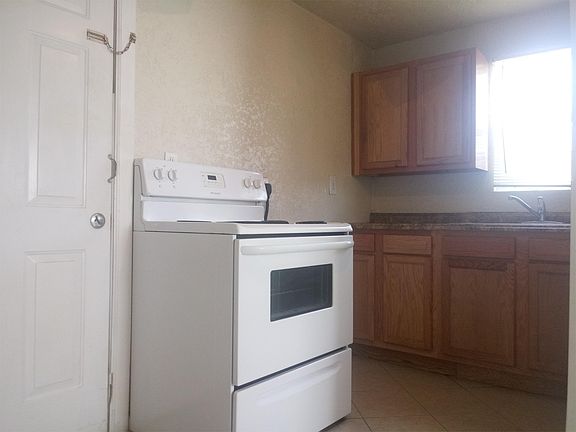 2nd image of 813 E 13th St