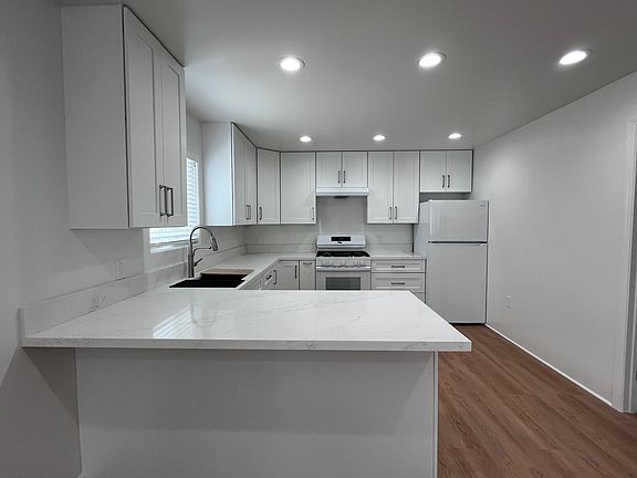 2nd image of 3913 San Lorenzo Ct #1