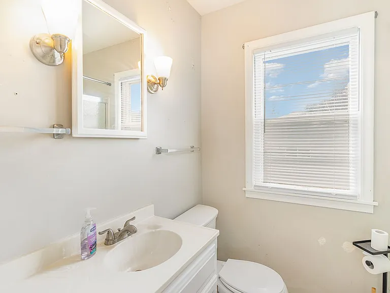 1270 Hubbard Ave — Photo 7