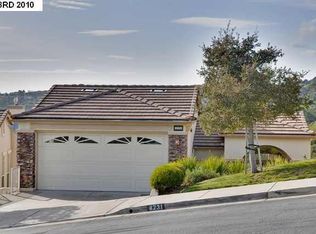 8231 Skyline Cir, Oakland, CA 94605