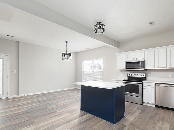 4th image of 664 Danby Woods Dr