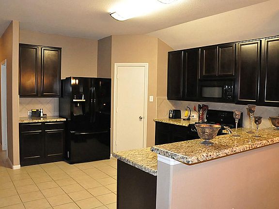 5th image of 8006 Big Oak Dr