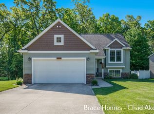 2675 Jolly Roger Dr, Wayland, MI 49348