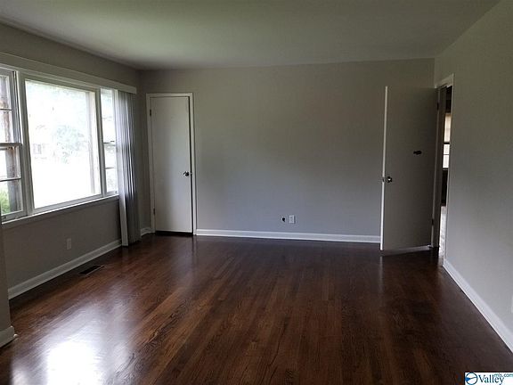 5th image of 4712 Cavett Dr NW