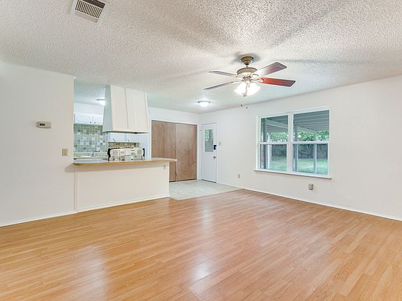 2nd image of 105 Chris Ct
