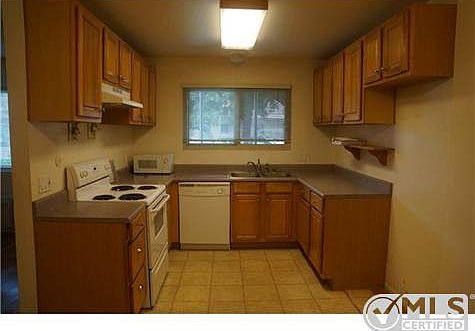 2nd image of 403 Emerald Ave APT 5