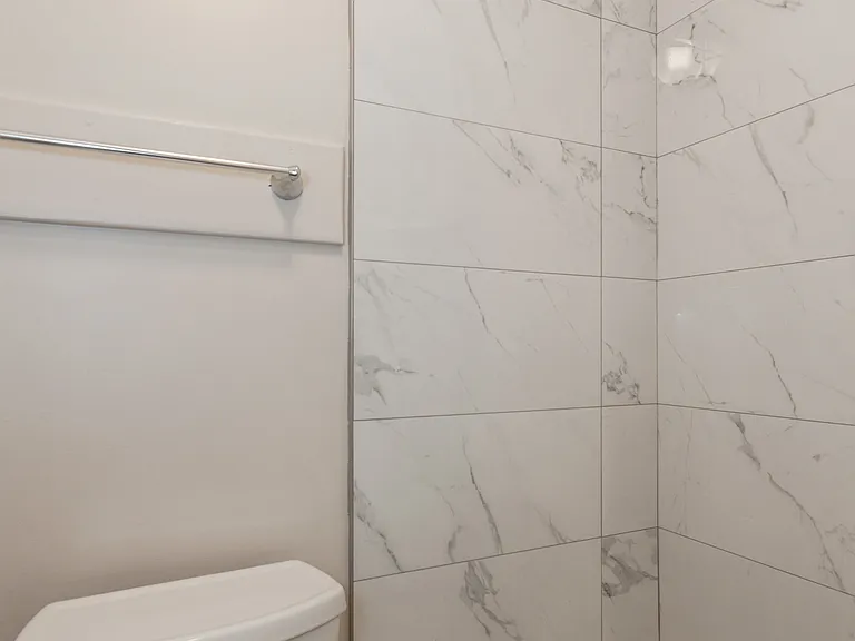 843 N Gladstone Ave #1 — Photo 10