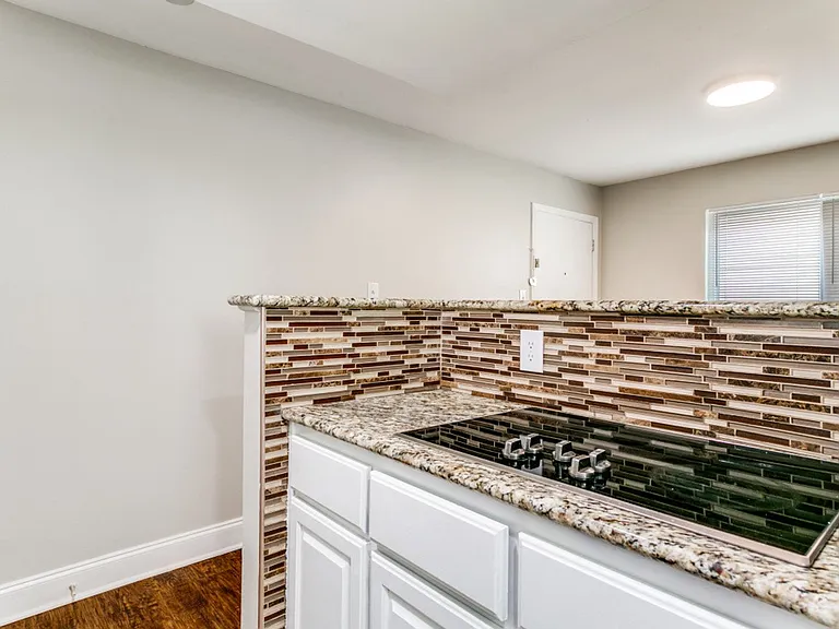 4023 N Hall St #206 — Photo 6