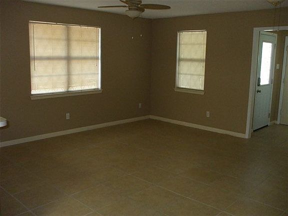 3rd image of 3730 Taft Ave