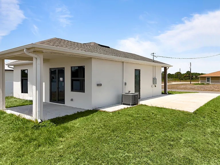 8014 Mangrove Cir — Photo 2