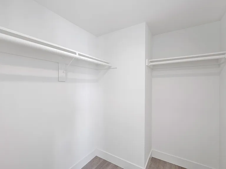2727 S La Brea Ave — Photo 17