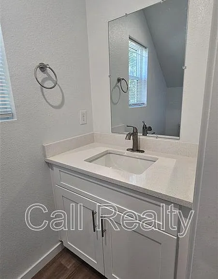 3811 E 12th Ave — Photo 10