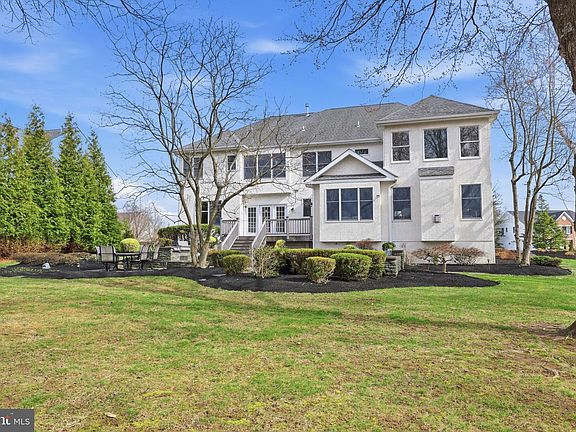 4th image of 7 Millstone Dr