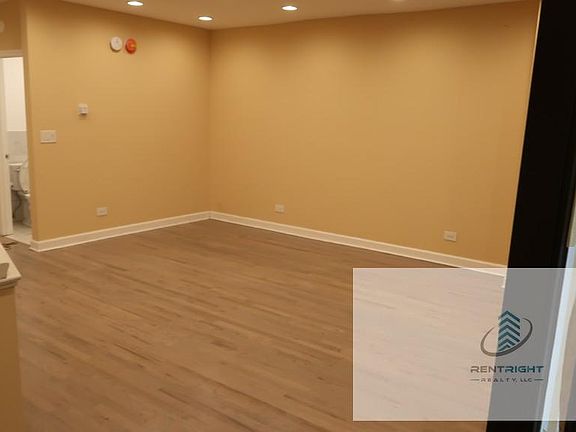 5th image of 1404 N Ashland Ave #1