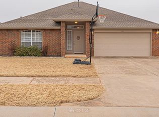 612 Shadowhill St, Norman, OK 73071