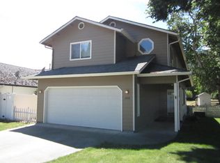 100 Bramblewood Ct, Rogue River, OR 97537