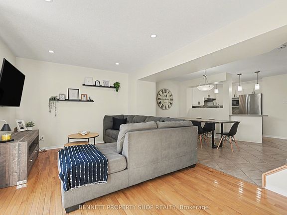 3rd image of 49 Forget St