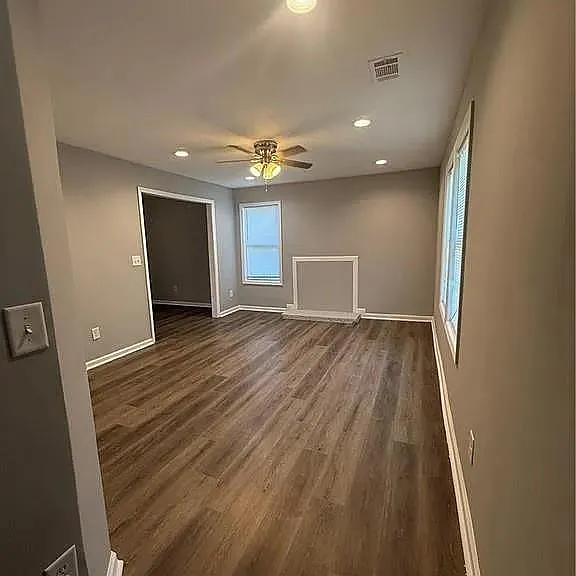6255 Creekford Ln — Photo 2