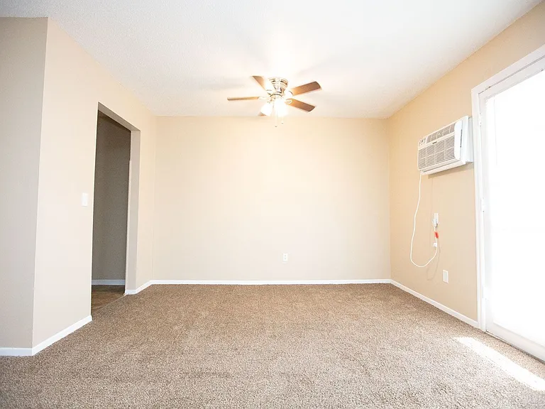Boulder Creek Apartments — Photo 10