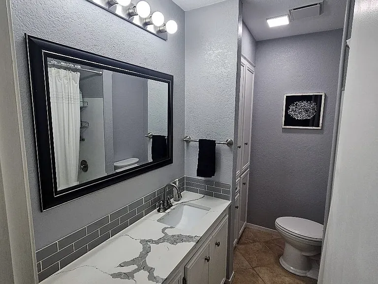 2418 Helena Cir — Photo 16