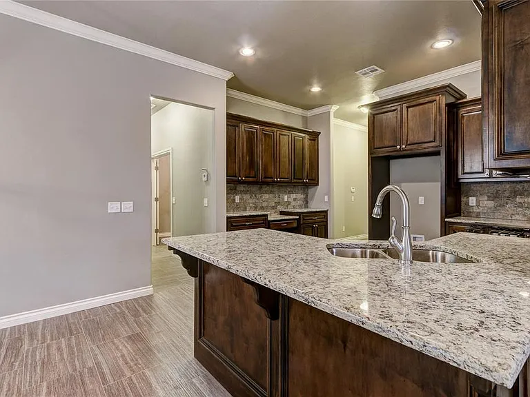 2809 Tranquilo Ln — Photo 8