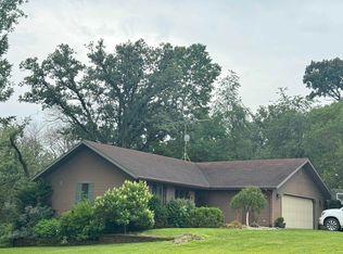 200 Glenwood Rd, Charles City, IA 50616