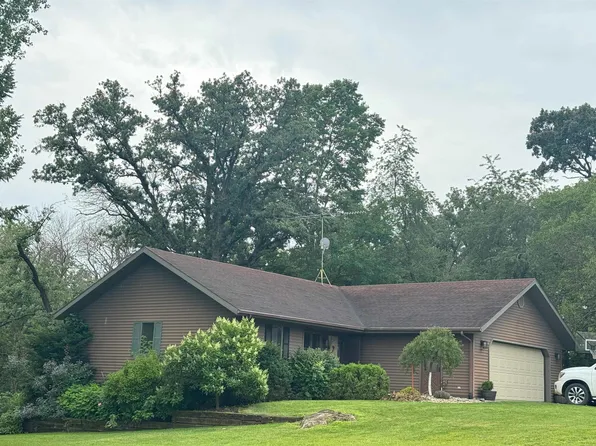 200 Glenwood Rd, Charles City, IA 50616