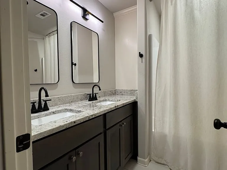 1707 SE K Pl — Photo 13