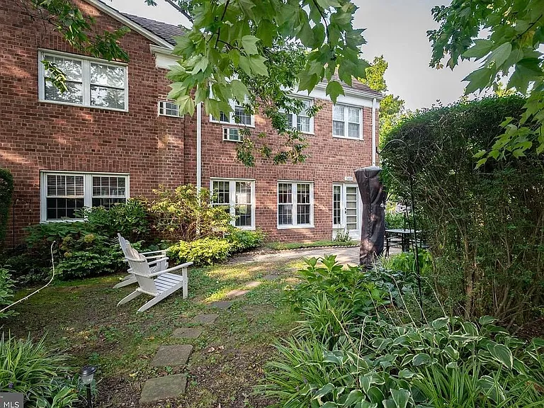 3408 Martha Custis Dr — Photo 18