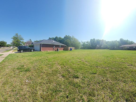 4th image of 2141 Harbor Dr