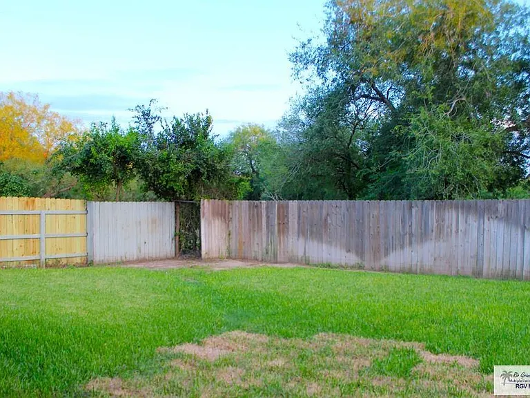 1418 Summerfield Ln — Photo 21