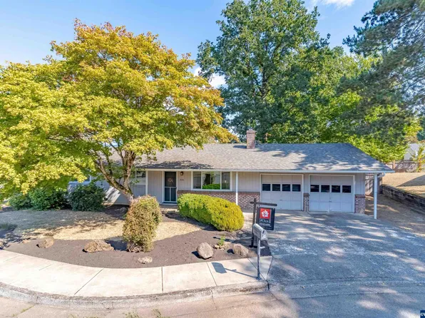 331 W Pine St, Sweet Home, OR 97386