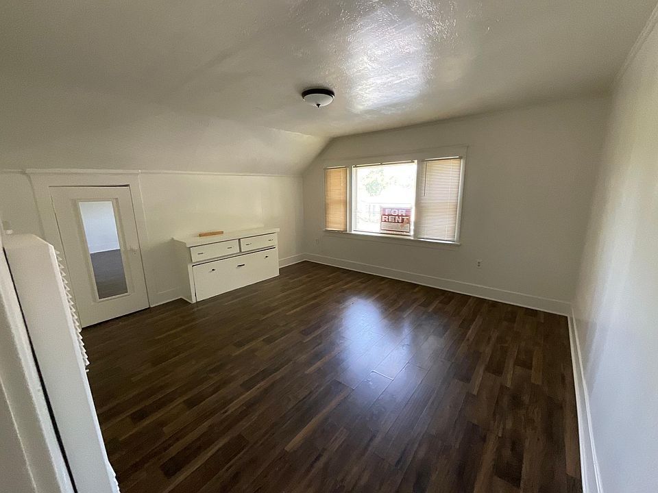 2nd image of 1806 E Rogers St #4