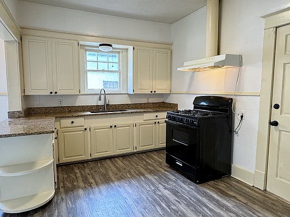 5th image of 613 Montgomery Ave