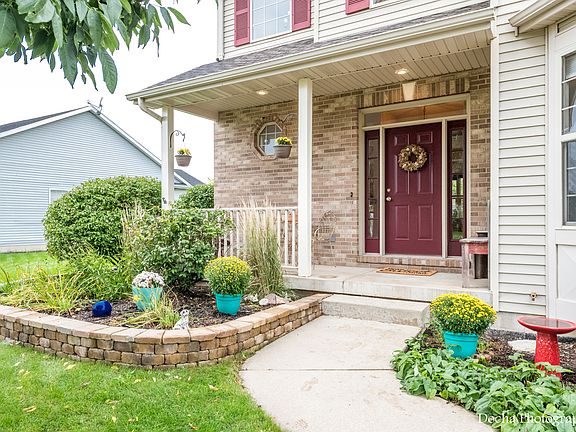 2nd image of 313 Ashwood Dr