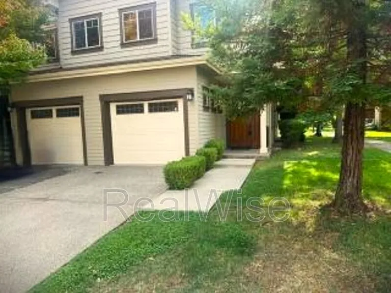 1709 Softwood Way — Photo 2