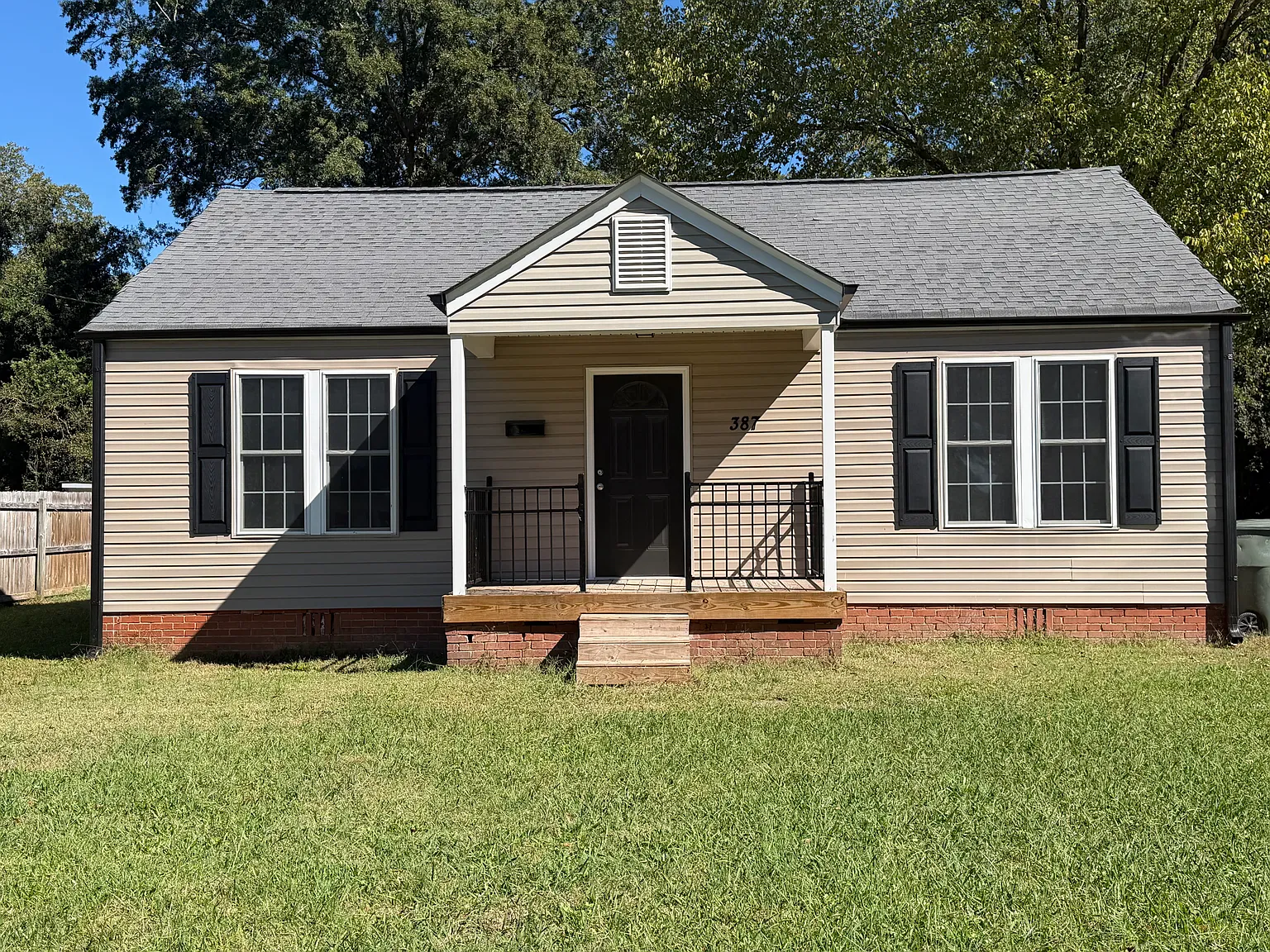 2 bed, 996 sqft, $1,400 — Photo 1