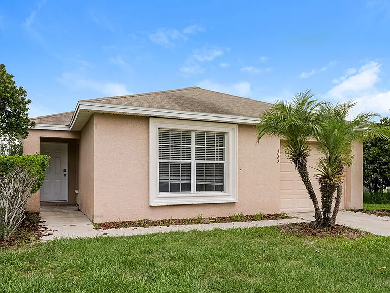 5062 Belmont Park Ln — Photo 3