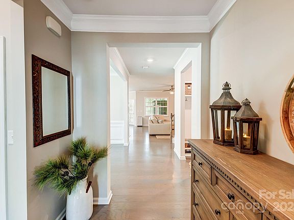 2nd image of 813 Botticelli Ct
