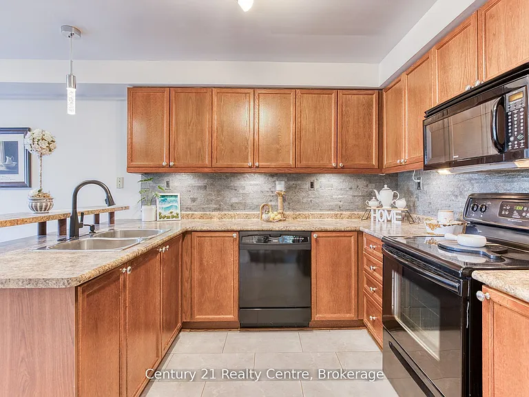 45 Hatch St E — Photo 12