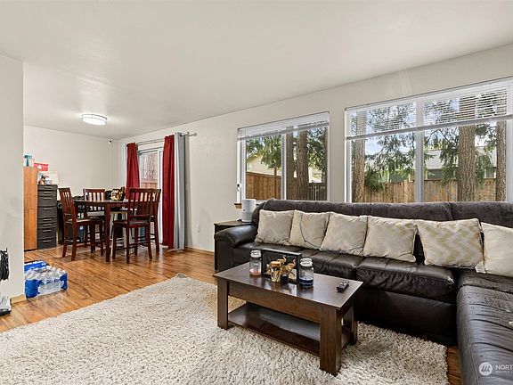 3rd image of 4405 Quail Drive SE