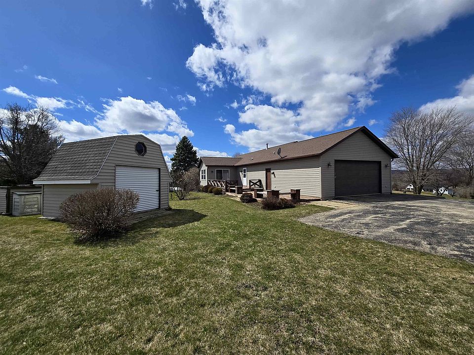 1010A94 Cardinal Ct, Apple River, IL 61001 Zillow