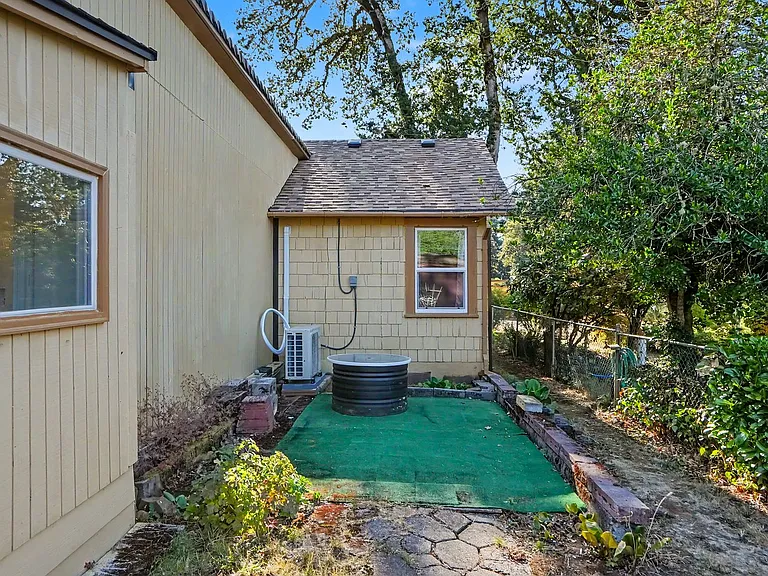 30645 Fisher St — Photo 24