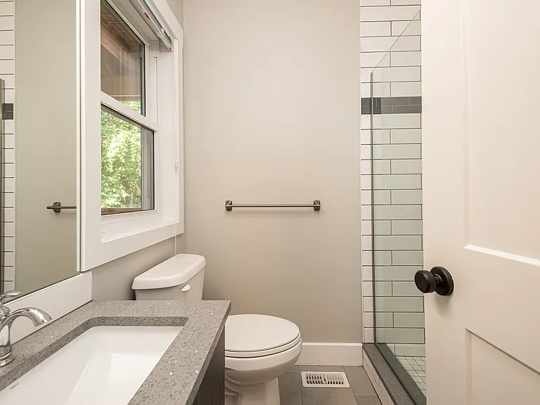 3222 Peter St #1 — Photo 7
