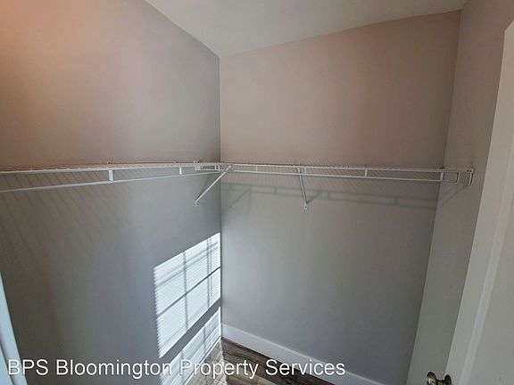 5th image of 119 S Clark St #10589536