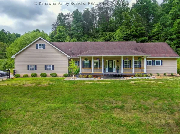 2 Thoroughbred Rd, Scott Depot, WV 25560